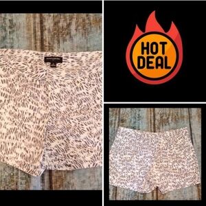 Banana Republic Women's Patterned Shorts Wht/Purple/Gray. NWOT Size 8